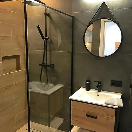 アパート Nowy Piekny Apartament Z 50 M2 Ogrodkiem