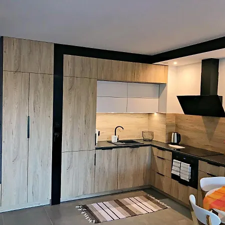 Nowy Piekny Apartament Z 50 M2 Ogrodkiem * ビルカシ