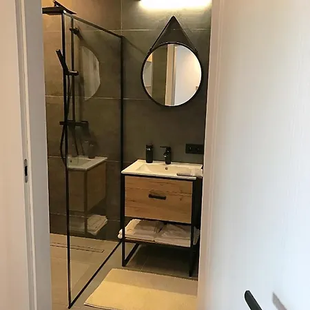 Nowy Piekny Apartament Z 50 M2 Ogrodkiem ビルカシ
