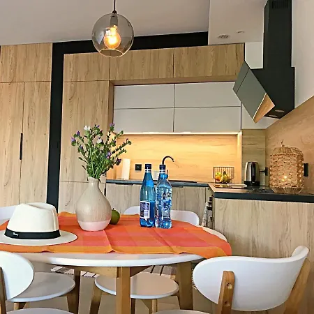 Nowy Piekny Apartament Z 50 M2 Ogrodkiem アパート ビルカシ